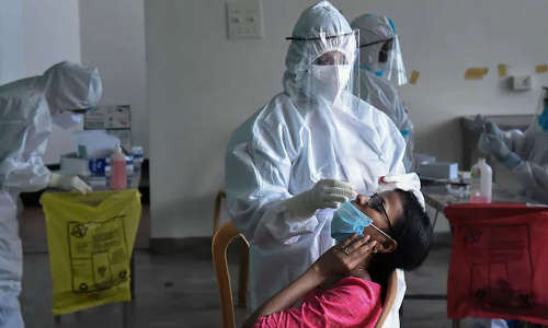 കേരളത്തിലെ 11 ജില്ലകളിലും കോവിഡ് കേസുകൾ ഉയരുന്നു; മുന്നറിയിപ്പുമായി കേന്ദ്രം