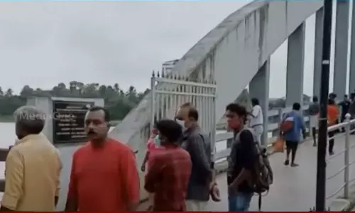 ആലുവയിൽ അച്ഛനും മക്കളും പുഴയിൽ ചാടി; കുട്ടികൾ മരിച്ചു