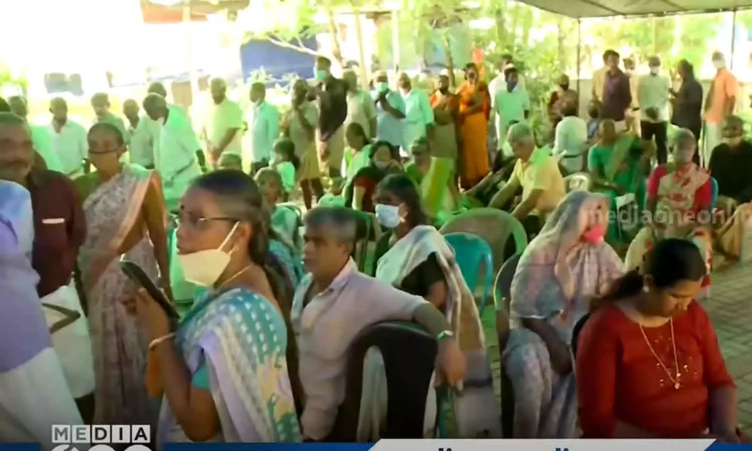 പാലക്കാട് അകത്തേത്തറ സഹകരണ ബാങ്ക് തെരഞ്ഞെടുപ്പിനിടെ വീണ്ടും സംഘർഷം പാലക്കാട് അകത്തേത്തറ സഹകരണ ബാങ്ക് തെരഞ്ഞെടുപ്പിനിടെ വീണ്ടും സംഘർഷം