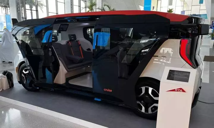 നിരത്തുകള്‍ കീഴടക്കാന്‍ ഡ്രൈവറില്ലാ കാറുകള്‍;   ദുബൈയില്‍ സ്ട്രീറ്റ് മാപ്പിങ് ആരംഭിച്ചു