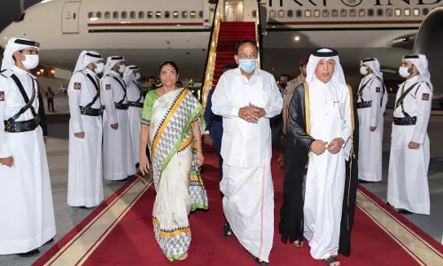 ഔദ്യോഗിക സന്ദര്‍ശനത്തിനായി  ഉപരാഷ്ട്രപതി വെങ്കയ്യനായിഡു ഖത്തറിലെത്തി