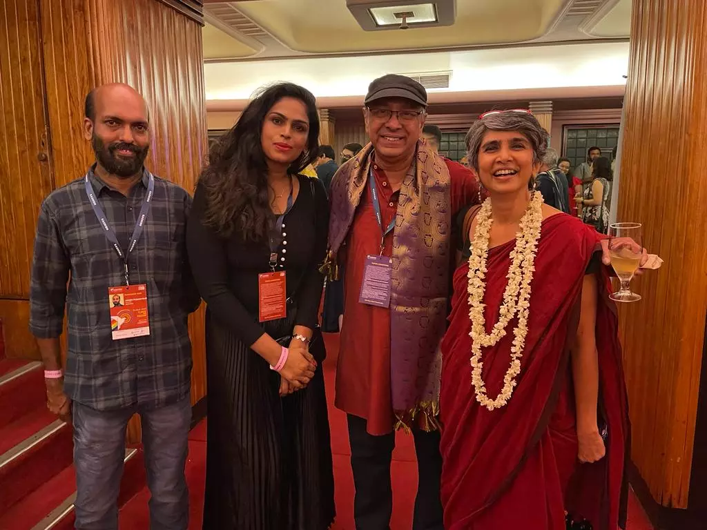 ചലച്ചിത്ര പുരസ്കാര ജേതാവ് ട്രാൻസ് വുമൺ നേഹയെ ക്വീര്‍ ഫിലിം ഫെസ്റ്റിവെലിന്‍റെ  വേദിയിൽ ആദരിച്ചു