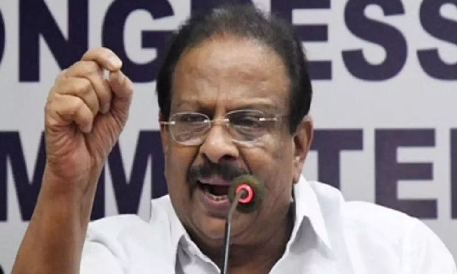 ബിരിയാണി പാത്രത്തിൽ സ്വർണം കടത്തിയ മുഖ്യമന്ത്രി നാടിന് അപമാനം: കെ. സുധാകരൻ ബിരിയാണി പാത്രത്തിൽ സ്വർണം കടത്തിയ മുഖ്യമന്ത്രി നാടിന് അപമാനം: കെ. സുധാകരൻ