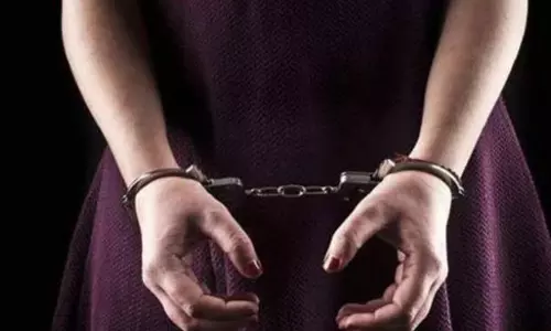 അഞ്ചുവര്ഷത്തോളം പീഡനം; 16 കാരിയുടെ അണ്ഡം വിറ്റ് പണമുണ്ടാക്കിയ അമ്മയും രണ്ടാനച്ഛനും അറസ്റ്റിൽ അഞ്ചുവര്ഷത്തോളം പീഡനം; 16 കാരിയുടെ അണ്ഡം വിറ്റ് പണമുണ്ടാക്കിയ അമ്മയും രണ്ടാനച്ഛനും അറസ്റ്റിൽ