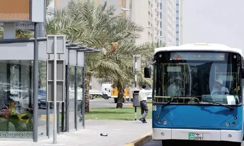 അബൂദബിയില് ബസ് സ്റ്റോപ്പുകളില് വാഹനങ്ങള് പാര്ക്ക് ചെയ്താല് 2000 ദിര്ഹം പിഴ അബൂദബിയില് ബസ് സ്റ്റോപ്പുകളില് വാഹനങ്ങള് പാര്ക്ക് ചെയ്താല് 2000 ദിര്ഹം പിഴ