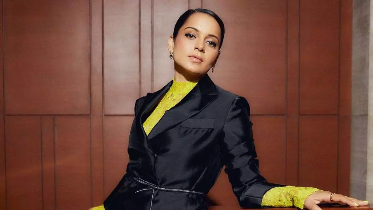 പാരഡി വീഡിയോയില് അമളി പിണഞ്ഞ് കങ്കണ, ഖത്തര് എയര്വേയ്സ് മേധാവിക്ക് ചീത്ത വിളി പാരഡി വീഡിയോയില് അമളി പിണഞ്ഞ് കങ്കണ, ഖത്തര് എയര്വേയ്സ് മേധാവിക്ക് ചീത്ത വിളി