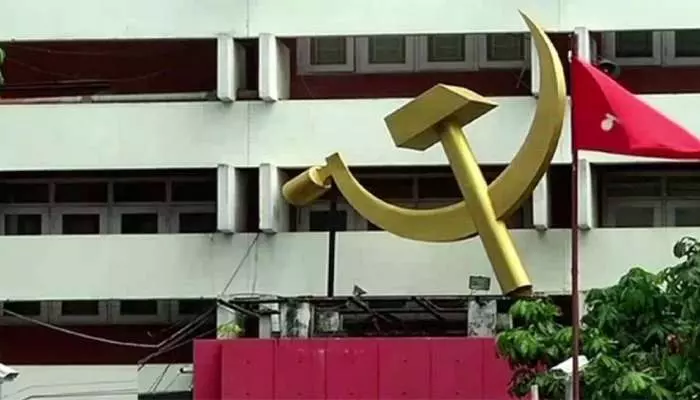 പഴയ നുണക്കഥകൾ രഹസ്യമൊഴിയായി പ്രചരിപ്പിക്കുന്നു; സ്വപ്നയുടെ ആരോപണങ്ങൾ രാഷ്ട്രീയ ഗൂഢാലോചനയുടെ ഭാഗമെന്ന് സി.പി.എം പഴയ നുണക്കഥകൾ രഹസ്യമൊഴിയായി പ്രചരിപ്പിക്കുന്നു; സ്വപ്നയുടെ ആരോപണങ്ങൾ രാഷ്ട്രീയ ഗൂഢാലോചനയുടെ ഭാഗമെന്ന് സി.പി.എം