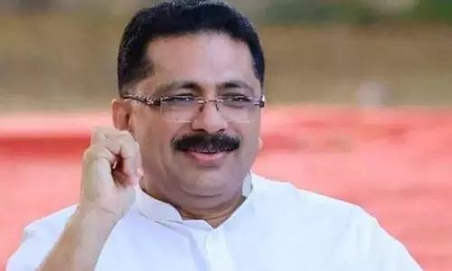 മുഖ്യമന്ത്രിയുടെയും എന്റെയും ഒരു തുള്ളി ചോര നുണഞ്ഞ് കണ്ണടയ്ക്കാമെന്ന പൂതി ലോകാവസാനം വരെ നടക്കില്ല.. കെ.ടി ജലീൽ മുഖ്യമന്ത്രിയുടെയും എന്റെയും ഒരു തുള്ളി ചോര നുണഞ്ഞ് കണ്ണടയ്ക്കാമെന്ന പൂതി ലോകാവസാനം വരെ നടക്കില്ല.. കെ.ടി ജലീൽ