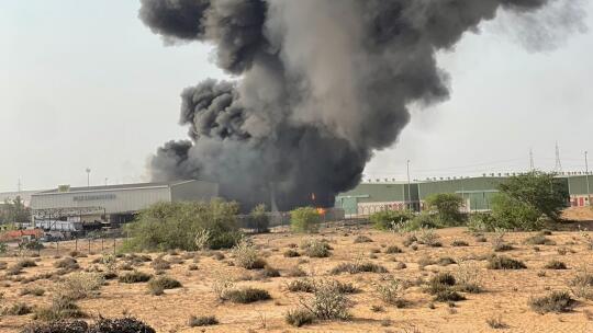 ഷാർജയിൽ വൻ തീപ്പിടിത്തം; പെയിന്‍റ് ഫാക്ടറി കത്തിനശിച്ചു