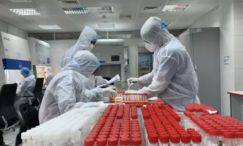 യു.എ.ഇയില് കോവിഡ് കേസില് വര്ധനവ്; നീണ്ട ഇടവേളക്ക് ശേഷം 800 കടന്ന് കേസുകള് യു.എ.ഇയില് കോവിഡ് കേസില് വര്ധനവ്; നീണ്ട ഇടവേളക്ക് ശേഷം 800 കടന്ന് കേസുകള്