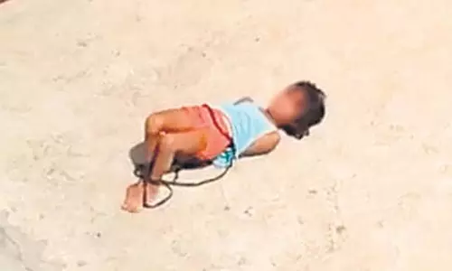 ഹോംവര്‍ക്ക് ചെയ്തില്ല; അഞ്ചു വയസുകാരിയെ കയ്യും കാലും കെട്ടി അമ്മ ചുട്ടുപൊള്ളുന്ന ടെറസിലിട്ടു