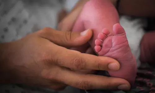 15 ദിവസം പ്രായമായ കുഞ്ഞിനെ അഞ്ചു ലക്ഷത്തിനു വിറ്റ് യുവതിയും പങ്കാളിയും; ബൈക്കും ടി.വിയും ഫ്രിഡ്ജും വാങ്ങിക്കൂട്ടി ഷോപ്പിങ് ആഘോഷം