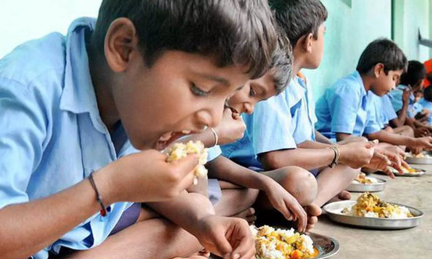 സ്കൂളുകളിലെ ഉച്ചഭക്ഷണം ഏജൻസി വഴി പരിശോധിക്കാനൊരുങ്ങി ഡൽഹി സർക്കാർ സ്കൂളുകളിലെ ഉച്ചഭക്ഷണം ഏജൻസി വഴി പരിശോധിക്കാനൊരുങ്ങി ഡൽഹി സർക്കാർ