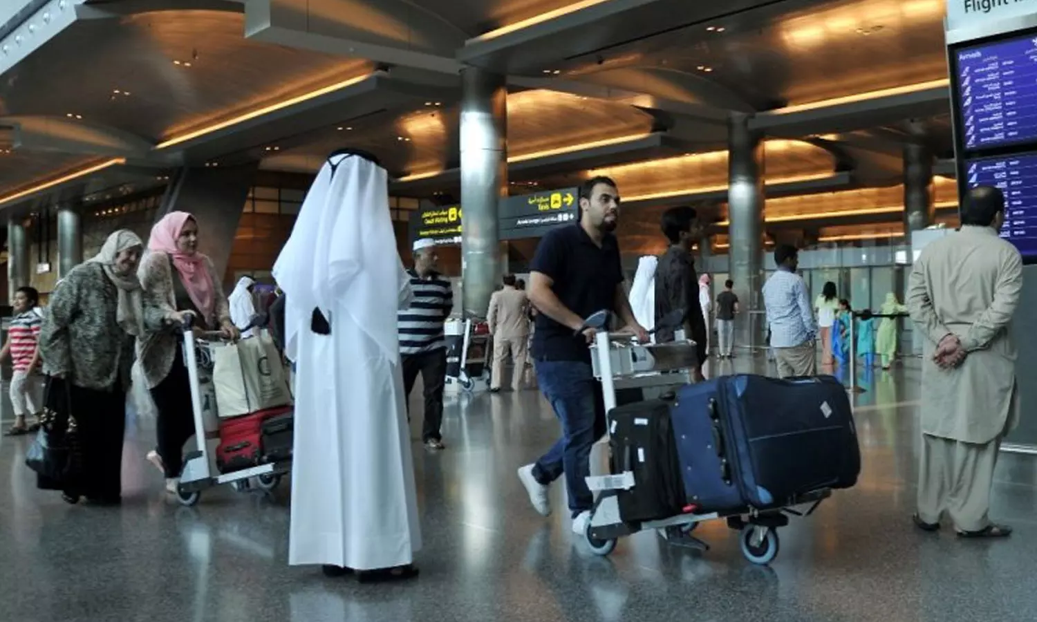 വിമാന ടിക്കറ്റ് നിരക്ക് കുത്തനെ കൂടി; ഖത്തർ പ്രവാസികൾക്ക് തിരിച്ചടി വിമാന ടിക്കറ്റ് നിരക്ക് കുത്തനെ കൂടി; ഖത്തർ പ്രവാസികൾക്ക് തിരിച്ചടി