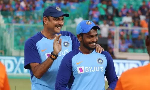 ഇന്ത്യൻ ടീമിൽ ഇത്രയും ഷോട്ടുകൾ കളിക്കാനറിയുന്ന വേറെ താരമില്ല; ലോകകപ്പ് ടീമിൽ സഞ്ജു വേണം- പിന്തുണച്ച് രവി ശാസ്ത്രി ഇന്ത്യൻ ടീമിൽ ഇത്രയും ഷോട്ടുകൾ കളിക്കാനറിയുന്ന വേറെ താരമില്ല; ലോകകപ്പ് ടീമിൽ സഞ്ജു വേണം- പിന്തുണച്ച് രവി ശാസ്ത്രി