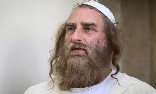 ആറു ഭാര്യമാരും 18 മക്കളും; പീഡനക്കേസിൽ ജയിലിലായ ഇസ്രായേൽ കൾട്ട് നേതാവ് മരിച്ചു