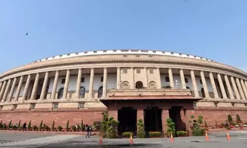 രാജ്യസഭാ തെരഞ്ഞെടുപ്പ്: ചട്ടലംഘനം ആരോപിച്ച് കോണ്ഗ്രസും ബി.ജെ.പിയും രാജ്യസഭാ തെരഞ്ഞെടുപ്പ്: ചട്ടലംഘനം ആരോപിച്ച് കോണ്ഗ്രസും ബി.ജെ.പിയും