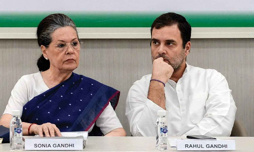 നെഹ്‌റുവിന്റെയും ഇന്ദിരയുടെയും പരമ്പരയെ ഒതുക്കാനാണ് ബി.ജെ.പി ശ്രമിക്കുന്നത്: ശിവസേന