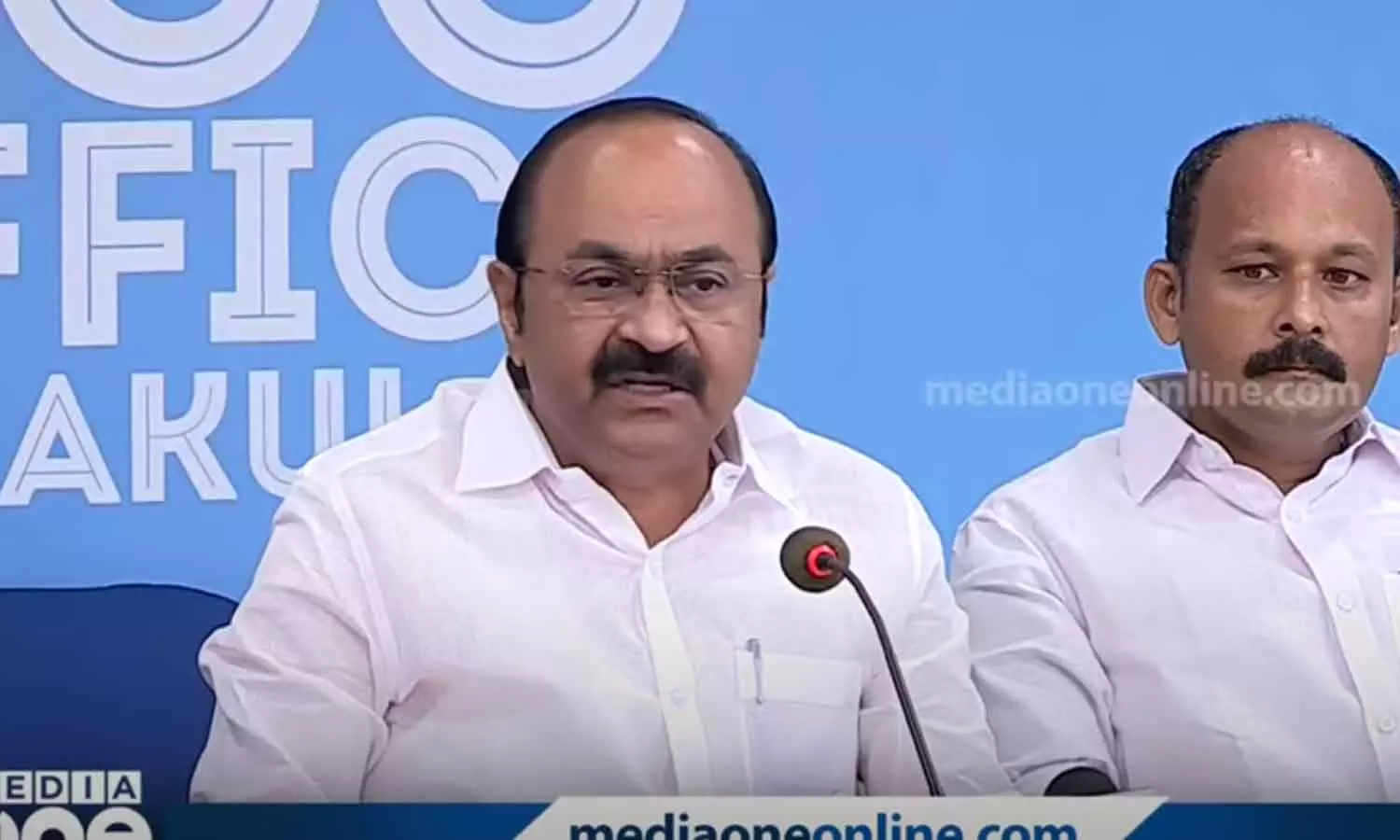 പിണറായി ഹിറ്റ്ലറിനെക്കാൾ ഏകാധിപതിയാകുന്നു : വി.ഡി സതീശൻ പിണറായി ഹിറ്റ്ലറിനെക്കാൾ ഏകാധിപതിയാകുന്നു : വി.ഡി സതീശൻ