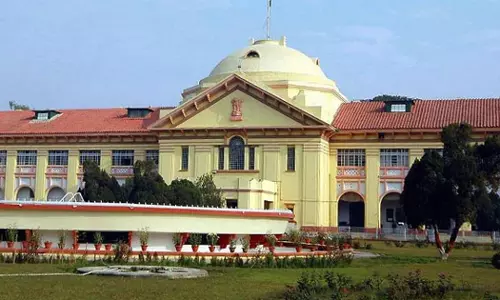 ഇതെന്താ തിയേറ്ററാണോ? വസ്ത്രധാരണം ചൂണ്ടിക്കാട്ടി ഐ.ഐ.എസ് ഓഫീസറെ ശാസിച്ച് ജഡ്ജി