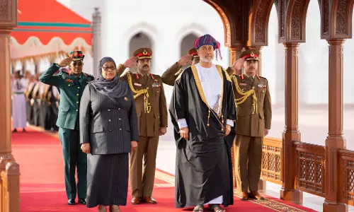 ടാൻസാനിയൻ പ്രസിഡന്‍റി​ന്‍റെ ഒമാൻ സന്ദർശനത്തിന്​ തുടക്കമായി :