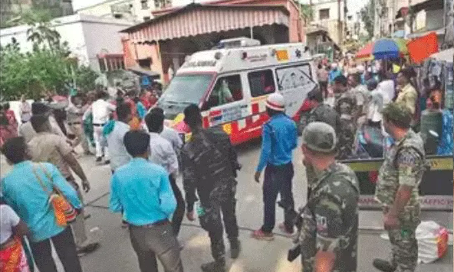 കനത്ത ചൂട്: ബംഗാളിലെ ദാണ്ഡ മഹോൽസവത്തിൽ പങ്കെടുക്കാനെത്തിയ മൂന്ന് പേർ മരിച്ചു; 125 പേർ ആശുപത്രിയിൽ