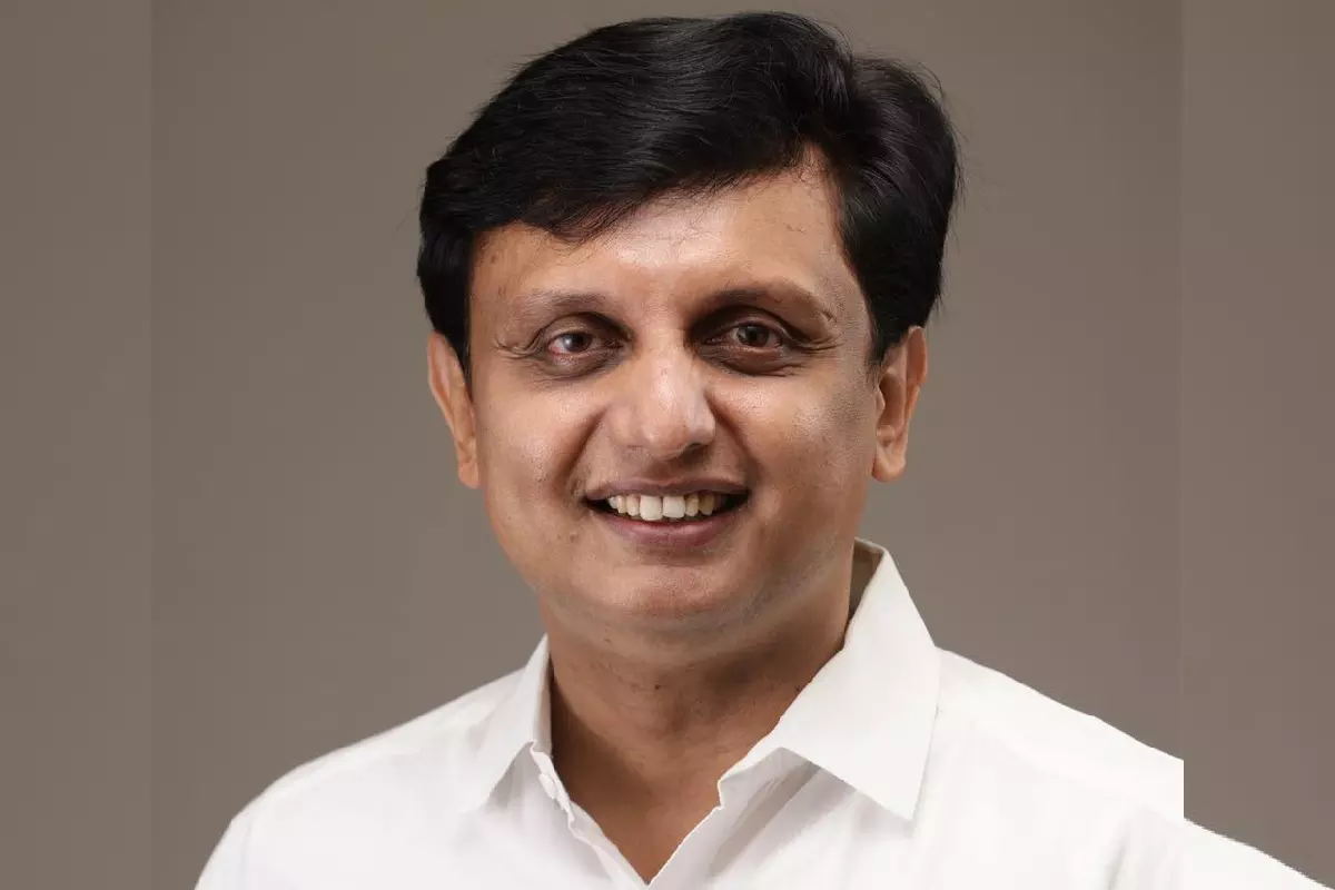 വളഞ്ഞിട്ട് അടിക്കാമെന്ന് കരുതിയാൽ അടി കൊള്ളുന്ന ആളല്ല മുഖ്യമന്ത്രി, അതിന് സമ്മതിക്കുന്ന മുന്നണിയുമല്ല കേരളത്തില്- മുഹമ്മദ് റിയാസ് വളഞ്ഞിട്ട് അടിക്കാമെന്ന് കരുതിയാൽ അടി കൊള്ളുന്ന ആളല്ല മുഖ്യമന്ത്രി, അതിന് സമ്മതിക്കുന്ന മുന്നണിയുമല്ല കേരളത്തില്- മുഹമ്മദ് റിയാസ്