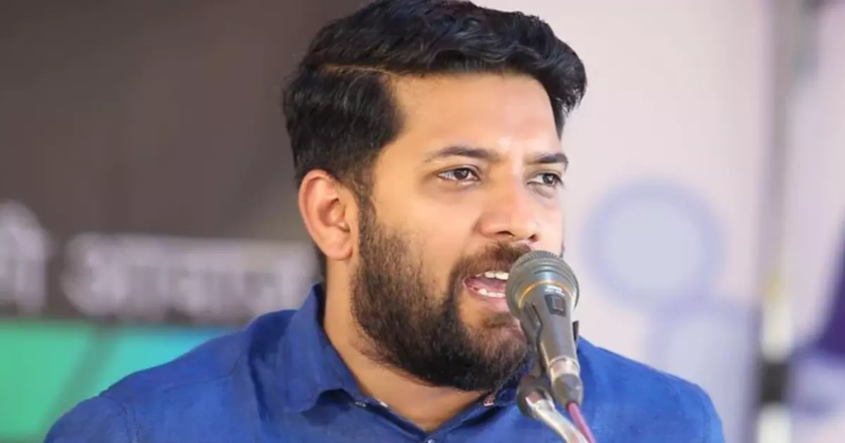 ഏത് നിയമത്തിന്റെ പിൻബലത്തിലാണ് യോഗി സർക്കാർ വീടുകൾ ജെസിബി കൊണ്ട് പൊളിച്ച് മാറ്റുന്നത്? ഷാഫി പറമ്പില് ഏത് നിയമത്തിന്റെ പിൻബലത്തിലാണ് യോഗി സർക്കാർ വീടുകൾ ജെസിബി കൊണ്ട് പൊളിച്ച് മാറ്റുന്നത്? ഷാഫി പറമ്പില്