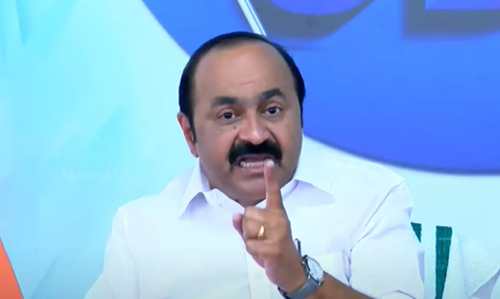 സംഘപരിവാറിന് ഏറ്റവും ഇഷ്ടമുള്ള മുഖ്യമന്ത്രിയാണ് പിണറായി വിജയൻ- വി.ഡി സതീശന് സംഘപരിവാറിന് ഏറ്റവും ഇഷ്ടമുള്ള മുഖ്യമന്ത്രിയാണ് പിണറായി വിജയൻ- വി.ഡി സതീശന്