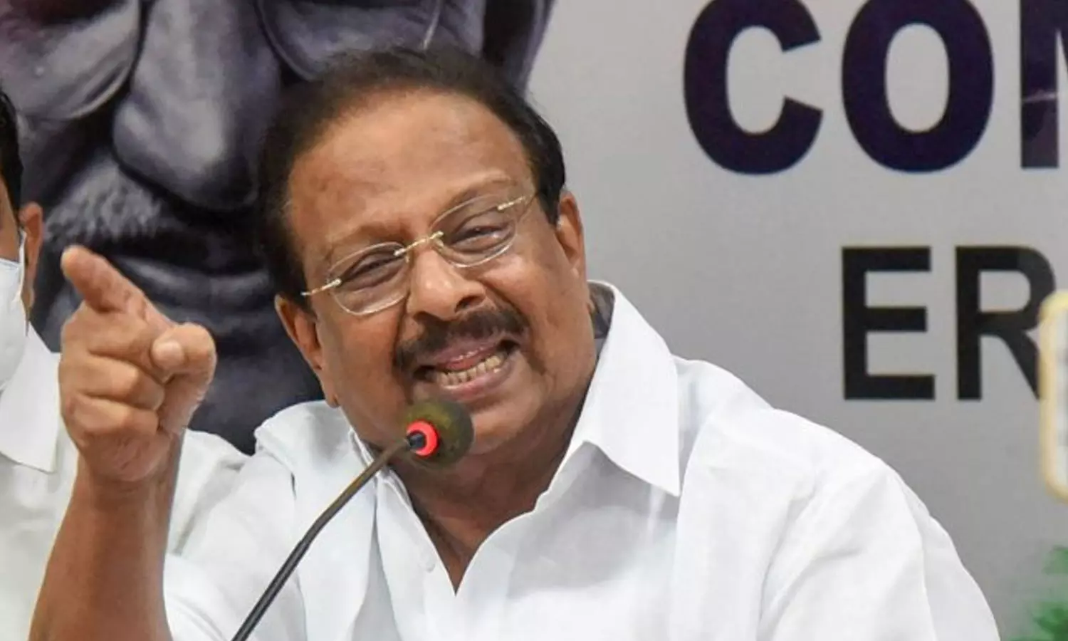 നേതാക്കൾ പറഞ്ഞിട്ടല്ല വിമാനത്തിലെ പ്രതിഷേധം, ഇ.പി ജയരാജനെ ഞങ്ങൾക്ക് ശിക്ഷിക്കേണ്ടി വരും: കെ.സുധാകരൻ