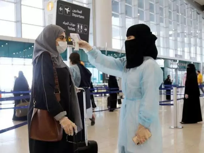 യു.എ.ഇയില്‍ ഇന്‍ഡോര്‍ പരിപാടികളില്‍ മാസ്‌ക്   കര്‍ശനമാക്കി; നിയമം ലംഘിച്ചാല്‍ 3000 ദിര്‍ഹം പിഴ