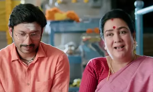 ശരിക്കും നടിപ്പ് രാക്ഷസി; ഉർവശിയെ പ്രശംസ കൊണ്ട് മൂടി ആർ.ജെ ബാലാജി ശരിക്കും നടിപ്പ് രാക്ഷസി; ഉർവശിയെ പ്രശംസ കൊണ്ട് മൂടി ആർ.ജെ ബാലാജി