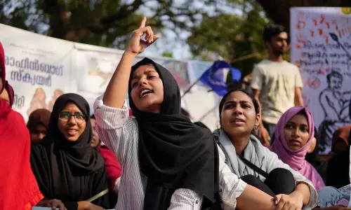 20 വർഷമായി നികുതി അടച്ചുകൊണ്ടിരിക്കുന്ന വീടാണ് നിയമവിരുദ്ധം എന്ന് പറഞ്ഞുപൊളിച്ചത് - അഫ്രീൻ ഫാത്തിമ