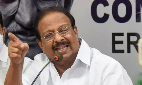 നേതാക്കൾ പറഞ്ഞിട്ടല്ല വിമാനത്തിലെ പ്രതിഷേധം, ഇ.പി ജയരാജനെ ഞങ്ങൾക്ക് ശിക്ഷിക്കേണ്ടി വരും: കെ.സുധാകരൻ