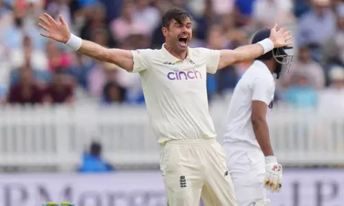 ക്രിക്കറ്റ് ചരിത്രത്തില്‍ ആദ്യം; അപൂര്‍വ നേട്ടവുമായി ആന്‍ഡേഴ്സണ്‍