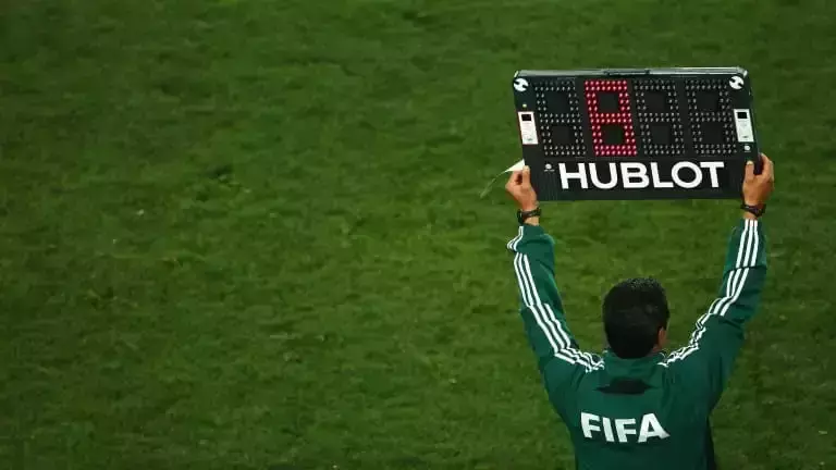 ഫുട്ബോളില് ഇനി കളി മാറും; അഞ്ച് സബ്സ്റ്റിട്യൂഷന്, റിസര്വ് ബെഞ്ചില് 15 പേര് ഫുട്ബോളില് ഇനി കളി മാറും; അഞ്ച് സബ്സ്റ്റിട്യൂഷന്, റിസര്വ് ബെഞ്ചില് 15 പേര്