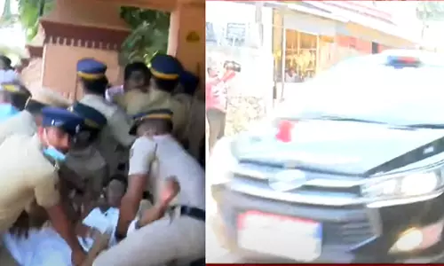 മുഖ്യമന്ത്രിയുടെ വാഹനത്തിന് നേരെ ചീമുട്ടയേറ്; ഇന്നും കരിങ്കൊടി പ്രതിഷേധം