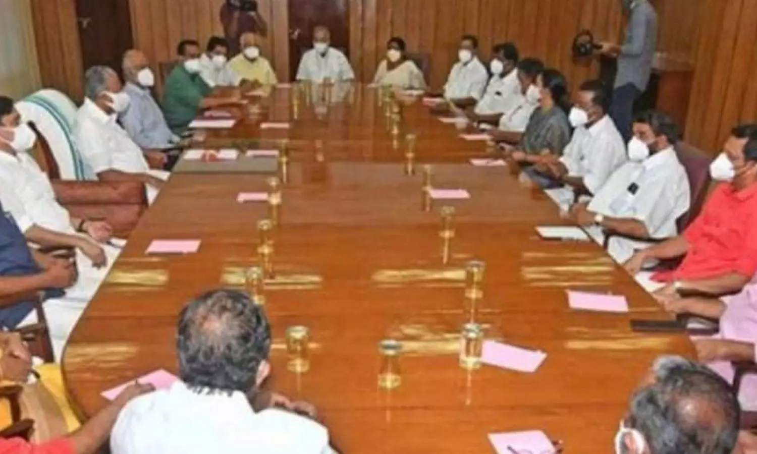 വിവാദങ്ങൾക്കിടെ മന്ത്രിസഭായോഗം ഇന്ന്; പ്രതിഷേധങ്ങൾ ചർച്ച ചെയ്യും വിവാദങ്ങൾക്കിടെ മന്ത്രിസഭായോഗം ഇന്ന്; പ്രതിഷേധങ്ങൾ ചർച്ച ചെയ്യും