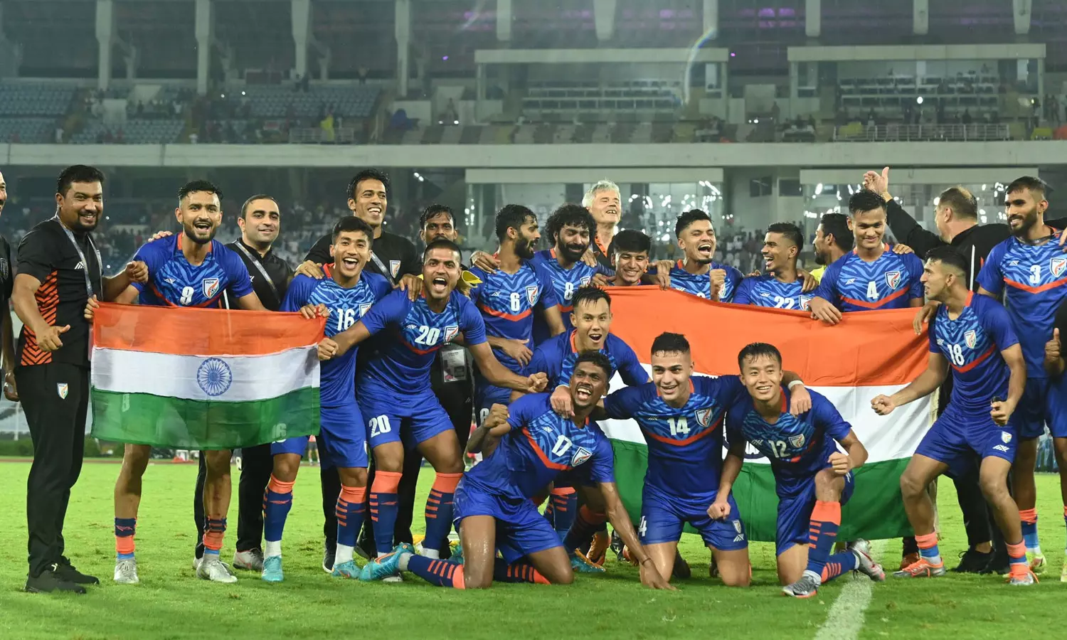 തല ഉയർത്തി ഛേത്രിയും സംഘവും ഏഷ്യാകപ്പിലേക്ക്; യോഗ്യത നേടിയ മറ്റു ടീമുകൾ ഇവരാണ്