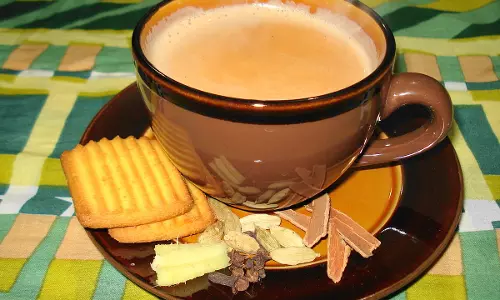 ചായകുടി കുറയ്ക്കണം; സാമ്പത്തിക പ്രതിസന്ധിക്കിടെ ജനങ്ങളോട് പാക് ഭരണകൂടം