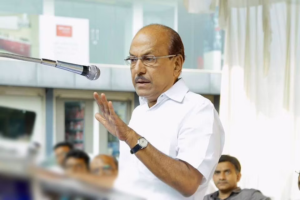 സ്വർണക്കടത്ത് പ്രക്ഷോഭത്തിൽ ലീഗ് മുൻപന്തിയിൽ തന്നെയുണ്ടാകും: പി.കെ കുഞ്ഞാലിക്കുട്ടി സ്വർണക്കടത്ത് പ്രക്ഷോഭത്തിൽ ലീഗ് മുൻപന്തിയിൽ തന്നെയുണ്ടാകും: പി.കെ കുഞ്ഞാലിക്കുട്ടി