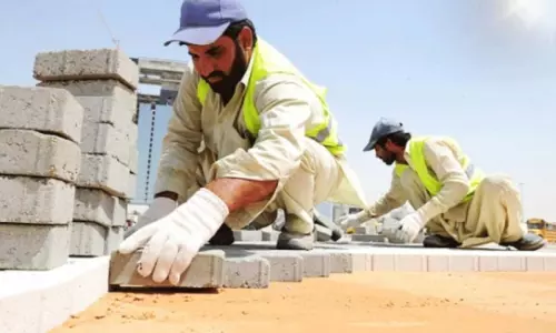 സൗദിയില്‍ ഉച്ച സമയത്തെ ജോലികള്‍ക്കുള്ള വിലക്ക് നിലവില്‍ വന്നു