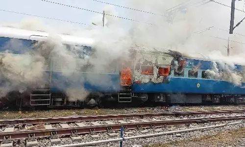 അഗ്നിപഥ് പദ്ധതിക്കെതിരെ ബിഹാറിൽ വൻ പ്രതിഷേധം; റെയിൽ, റോഡ് ഗതാഗതം തടഞ്ഞു