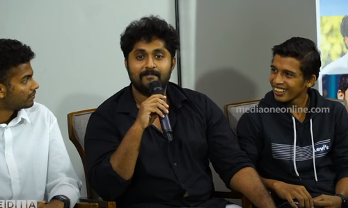 ഇപ്പോഴും വീടിന് നമ്മളെക്കൊണ്ട് ഒരു ഉപകാരവും ഉണ്ടായിട്ടില്ല, അച്ഛനെയും ചേട്ടനെയും നാറ്റിച്ചുകൊണ്ടിരിക്കുകയല്ലേ: ധ്യാന്‍ ശ്രീനിവാസന്‍