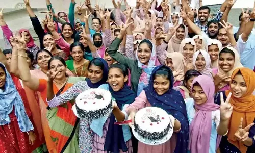 എ പ്ലസിൽ തിളങ്ങുന്നുണ്ടോ മലപ്പുറം? എസ്.എസ്.എൽ.സി പരീക്ഷാ ഫലത്തിലെ സൂചനകളെന്ത്?