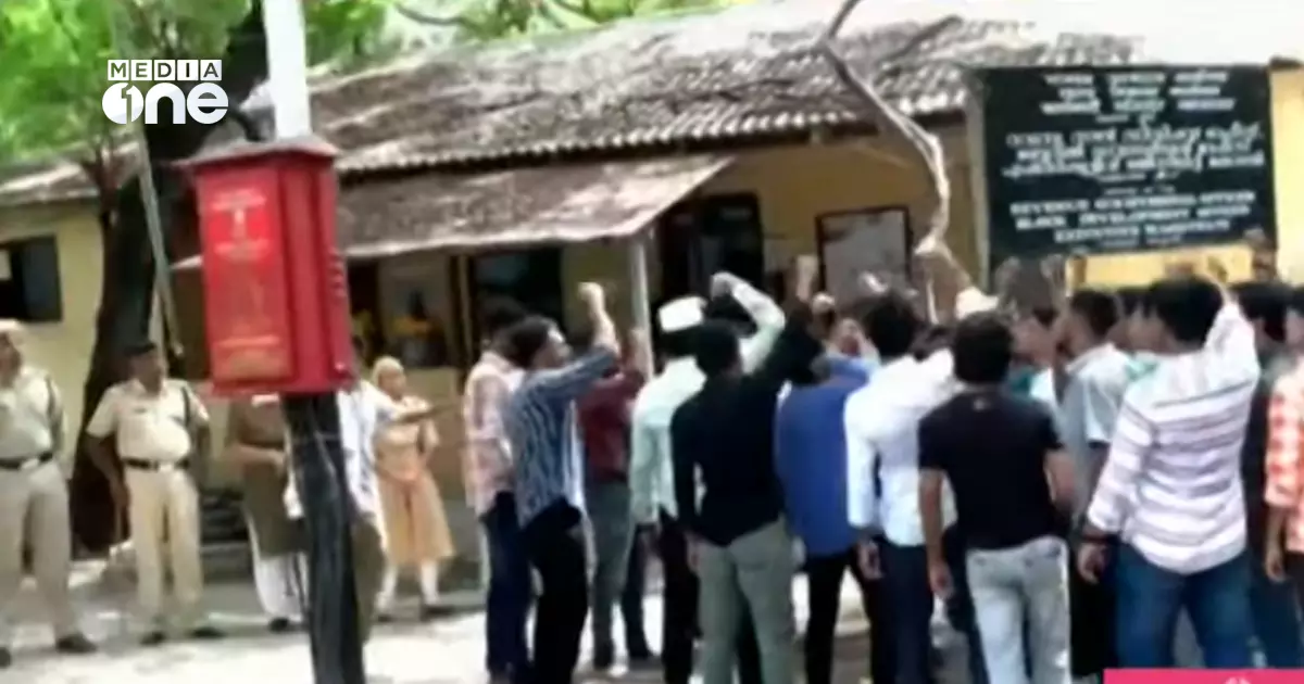 ആവശ്യത്തിന് അധ്യാപകരില്ല; കടമത്ത് ഗവൺമെൻറ് കോളേജിൽ വിദ്യാർഥി പ്രതിഷേധം ആവശ്യത്തിന് അധ്യാപകരില്ല; കടമത്ത് ഗവൺമെൻറ് കോളേജിൽ വിദ്യാർഥി പ്രതിഷേധം