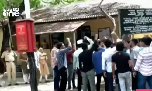 ആവശ്യത്തിന് അധ്യാപകരില്ല; കടമത്ത് ഗവൺമെൻറ് കോളേജിൽ വിദ്യാർഥി പ്രതിഷേധം