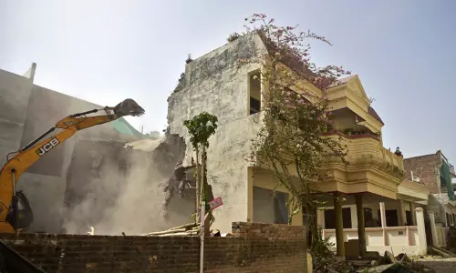 ബുൾഡോസറുകൾ കൊണ്ട് നിർമിക്കുന്ന ഹിന്ദുരാഷ്ട്രം