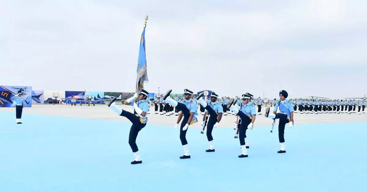 അഗ്നിപഥുമായി കേന്ദ്രം മുന്നോട്ട്; റിക്രൂട്ട്മെന്റ് വിശദാംശങ്ങള് വ്യോമസേന പുറത്തുവിട്ടു അഗ്നിപഥുമായി കേന്ദ്രം മുന്നോട്ട്; റിക്രൂട്ട്മെന്റ് വിശദാംശങ്ങള് വ്യോമസേന പുറത്തുവിട്ടു