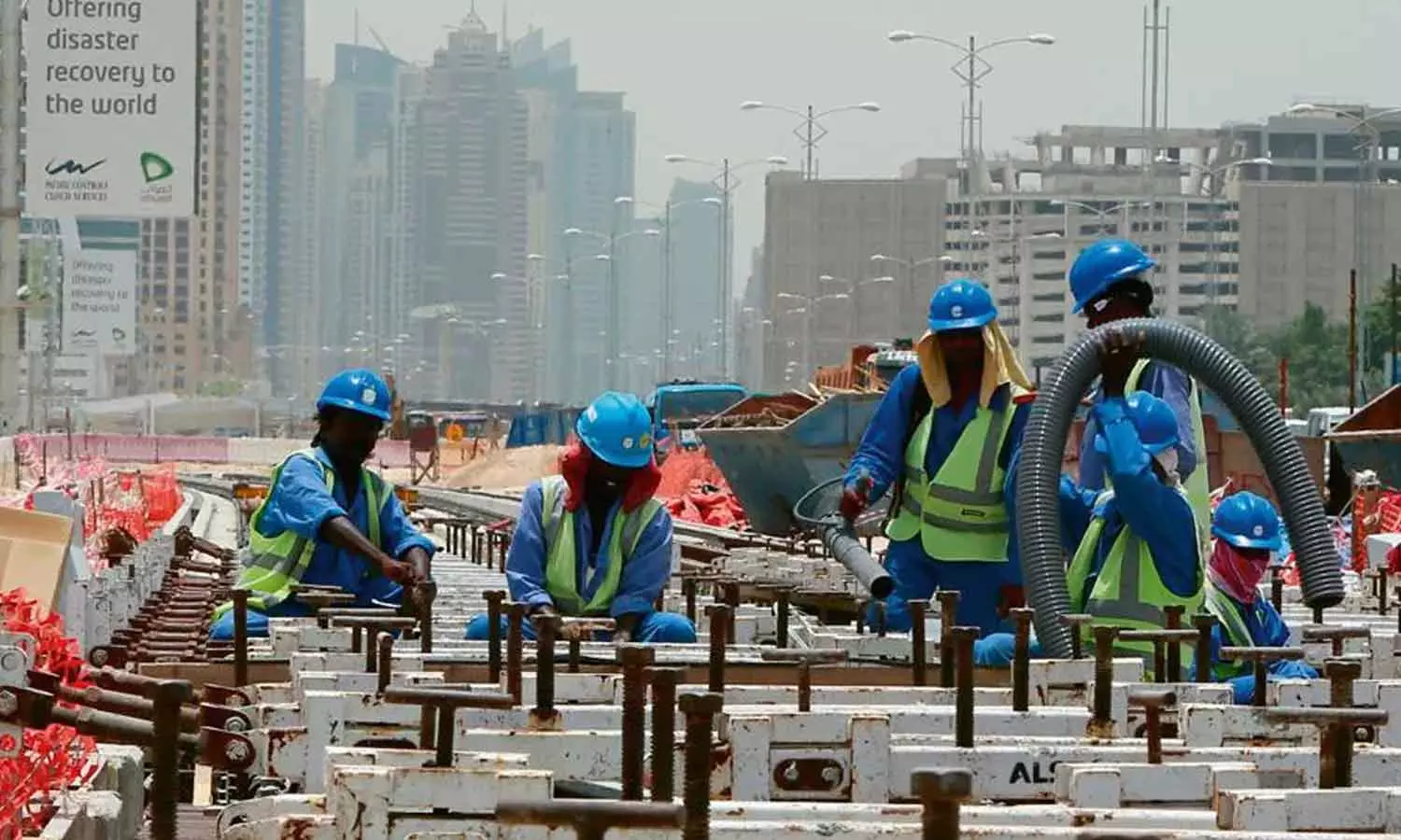 ഗൾഫിൽ ഇന്ത്യക്കാർക്ക് വരാനിരിക്കുന്നത് വൻ തൊഴിലവസരങ്ങളെന്ന് വിദഗ്ധര് ഗൾഫിൽ ഇന്ത്യക്കാർക്ക് വരാനിരിക്കുന്നത് വൻ തൊഴിലവസരങ്ങളെന്ന് വിദഗ്ധര്